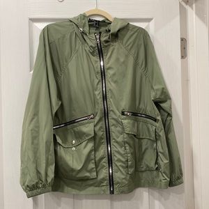 Green light weight cargo windbreaker